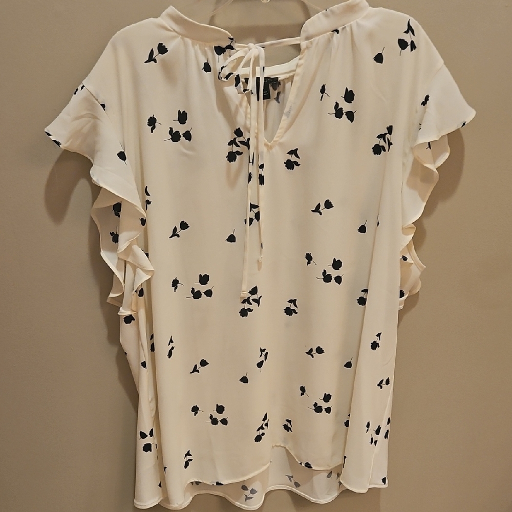 Ann Taylor Cream and Navy Flutter Sleeve Blouse